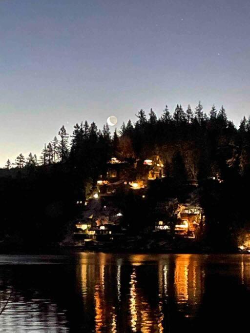 Oceanfront Zen Villa North Vancouver Ngoại thất bức ảnh