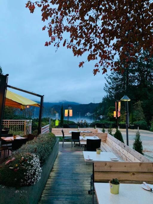 Oceanfront Zen Villa North Vancouver Ngoại thất bức ảnh